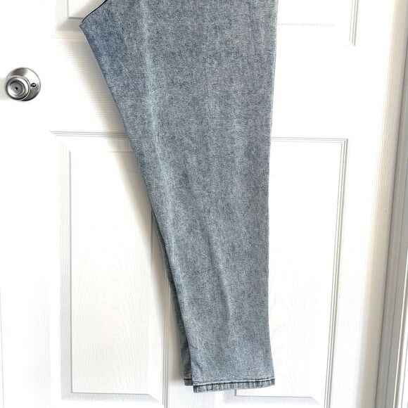 Lane Bryant Boyfriend Jeans, Sz 18 (40" x 32") Distressed Look, New without Tags - Picture 9 of 16